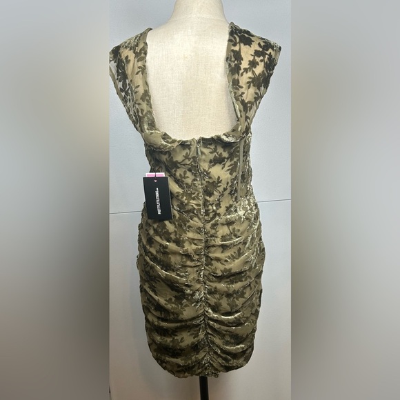 NWT PrettyLittleThing Green Ruched Burnout Romantic Whimsigoth Dress. Size 8. - Picture 3 of 11